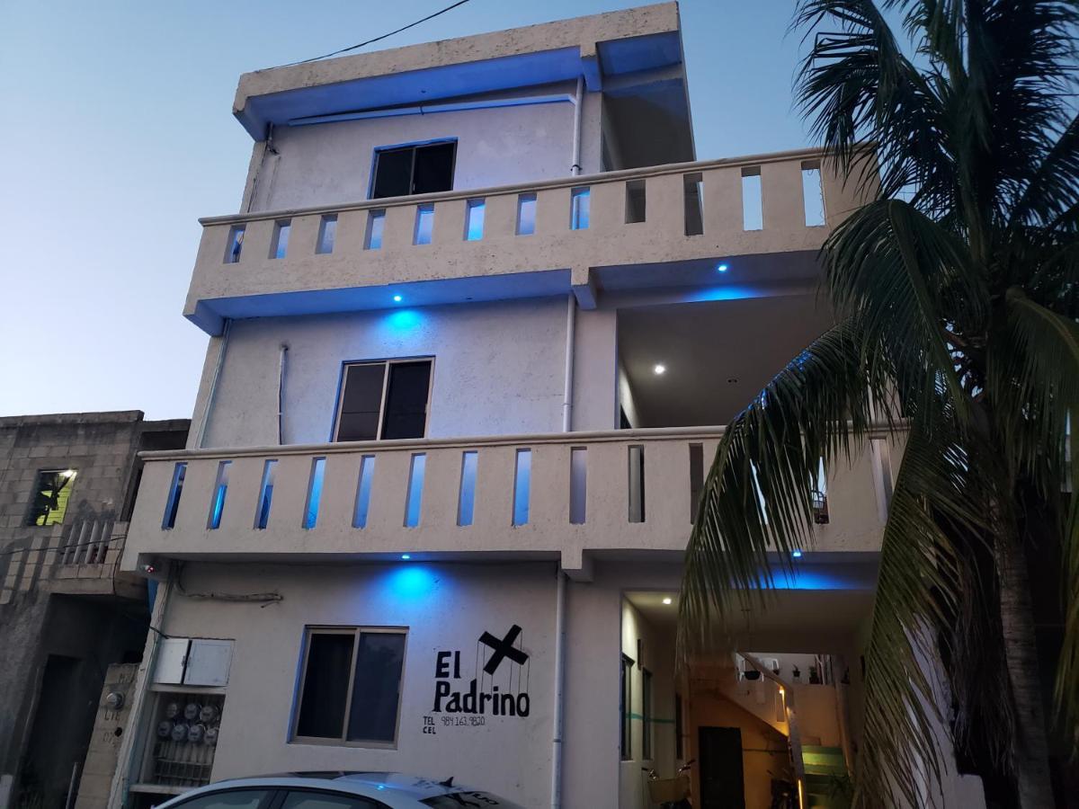 El Padrino Hostel Акумал Екстериор снимка
