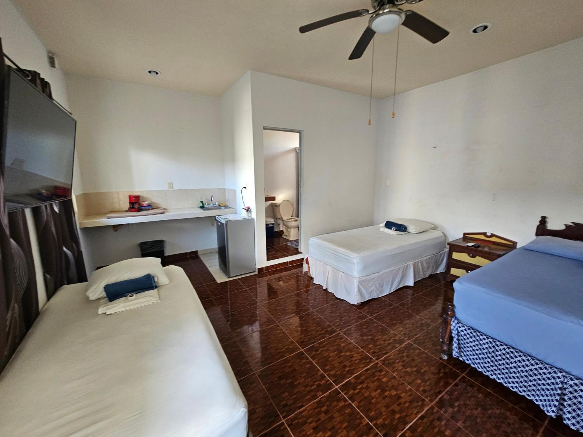 El Padrino Hostel Акумал Екстериор снимка